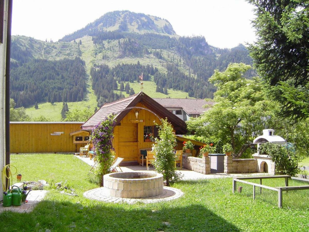 Wohlfuehl-Ferienwohnungen Schneider Bad Hindelang Exterior photo